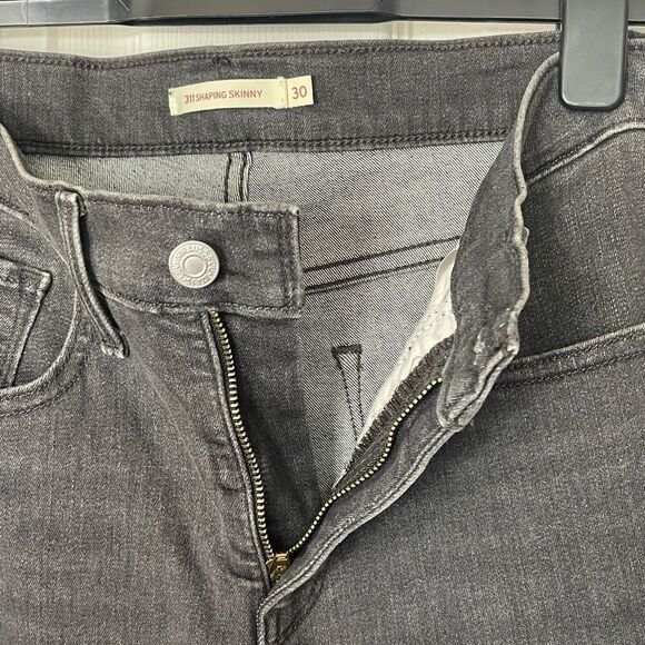 Levi’s 311 shaping skinny women’s studded jeans size 30 - Picture 6 of 10
